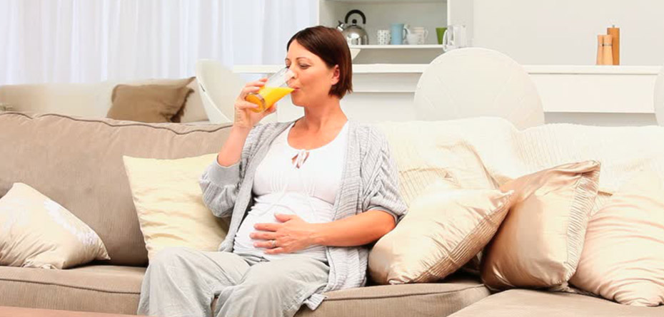 خانم‌های بارداری از چه نوشیدنی‌هایی بهتر است استفاده کنند؟