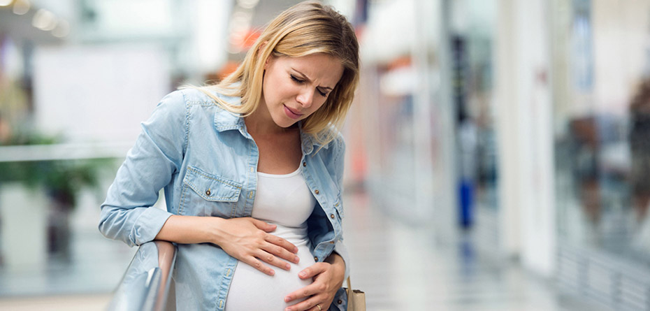 به چه علت در دوران بارداری دچار درد شکمی می‌شویم؟