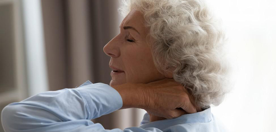 به چه علت گردن درد با افزایش سن تشدید پیدا می‌کند؟